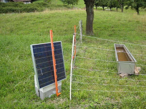 [Image: solar-powered-electric-fence.jpg]